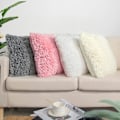 Miniatyrbillede 4 af 5: Et sæt med 2 pudebetræk, 18x18 cremehvidt fluffy pudebetræk, deluxe kunstpels firkantet sofa pudebetræk, sofa stue soveværelse uden pudebetræk