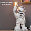 Miniatyrbillede 2 af 2: Let Nordisk Astronaut Bordlampe Resin Bordlampe