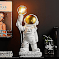 Miniatyrbillede 1 af 2: Let Nordisk Astronaut Bordlampe Resin Bordlampe