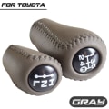 Miniatyrbild 1 av 5: Äkta läder för Toyota Prado LC120 Land Cruiser Prado 2003-2009 Bil 5-växlad MT Växelspaksknopp Transmission+Transfer Gear Shift-Grå-Set Gray-Set