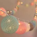 Miniatyrbild 1 av 2: 20 LED Bomullsbollar Globe String Fe-ljus Sovrum