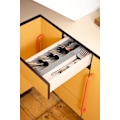 Miniatyrbillede 3 af 3: Drawer Store - kompakt bestikskuffeorganisator, 5 rum, kan rumme 24+ dele - Grå