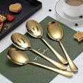 Miniatyrbillede 2 af 4: Guld Skeer 4 Stykker, Serveringsske, Inkluderer 2 Serveringsskeer og 2 Hulskeer, Serveringsredskaber i Rustfrit Stål Gold