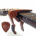Miniatyrbild 2 av 5: Gitarrstativ Kapo för akustisk och elektrisk gitarr