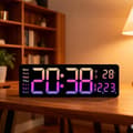 16-tums väggmonterad väckarklocka, digital klocka med timer och alarmfunktion, stor LED-display, RGB-färg.