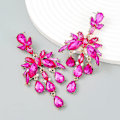 Miniatyrbild 2 av 3: Teardrop Chandelier Örhängen, Teardrop Cluster Dangle Örhängen för kvinnor, Bohemian Flower Teardrop örhängen, Sparkling Teardrop Stud örhängen Rose red