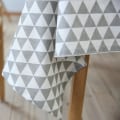 Pikkukuva 4 / 4: Pöytäliina, geometrinen värikäs kolmio geometria pyramidin muoto moderni kuvio new age taide urbaani koti, suorakulmainen liina ravintolakeittiöön