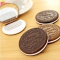 Miniatyrbild 2 av 5: Söt chokladkaka formad modedesign sminkspegel med 1 set (2 stycken, slumpmässig färg) Sunmostar
