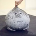 Pikkukuva 2 / 5: Chubby Blob Seal -tyyny, täytetty puuvillainen pehmolelu Söpö Ocean Medium (17,6 tuumaa)
