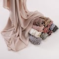 Miniatyrbild 2 av 11: Enfärgad Enkel Imitation Silke Pashmina Sjal Chiffong Hijab Sh RedB One size