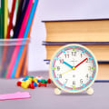 Miniatyrbild 3 av 5: Barnväckarklocka för pojkar och flickor, tyst, icke-tickande väckarklocka, original analog lysande väckare Snooze väckarklocka vid sängen
