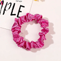 Miniatyrbillede 2 af 3: Chouchou Klassisk til Hår i Minimalistisk Fuchsia Satin Plissé Fuchsia Rosa