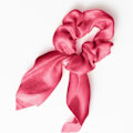 Pikkukuva 2 / 3: Chouchou Foulard Court pour Cheveux en Satin Papillon Élégant Fuchsia Fuchsia Rosa