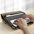 Miniatyrbild 4 av 5: Tablet Fodral - Universell - 10 tum - Gatunmotiv - Elastisk Skydd - Video Stöd Motivgata