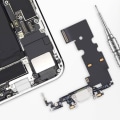 Pikkukuva 4 / 4: Lightning-latausliitin - RELIFE - iPhone SE 2022 - Integroitu mikrofoni - Valkoinen - Langallinen Vit