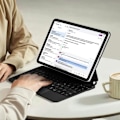 Miniatyrbild 3 av 5: Svart QWERTY Bluetooth-tangentbordsfodral för iPad 10.9 (2022) - AVIZAR - Magnetstöd Svart