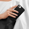 Miniatyrbillede 3 af 5: Ideal of Sweden Eagle Black iPhone SE 2022, 2020 og 8, 7, 6S, 6 etui sort Svart