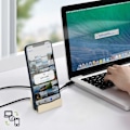 Miniatyrbild 6 av 6: Dock för snabbladdning och synkronisering med Lightning-kontakt i guld Gul