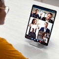 Miniatyrbillede 4 af 4: Smartphone skrivebordsstøtte - tablet 4 til 13'' justerbar foldbar Satechi R1 grå