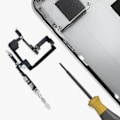 Pikkukuva 3 / 4: Virta- ja Bluetooth-painikekaapeli iPhone 15:lle - AVIZAR - Laadukas varaosa - Musta Svart