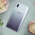 Miniatyrbillede 3 af 4: Beskyttelsesskal - Samsung - Galaxy A40 - Hård - Gradient - Sort og Transparent Svart och klar