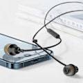 Miniatyrbild 3 av 5: Kabelanslutna Lightning In-Ear-hörlurar LinQ Mikrofon och knappar Svarta Svart