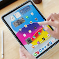 Miniatyrbild 4 av 4: Mjukt fodral + iPad 10 2022 skyddspaket i glas