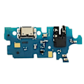 Pikkukuva 3 / 4: Samsung Galaxy M34 USB-C -latausliitin mikrofonilla ja mustalla pistokkeella Svart