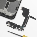 Pikkukuva 4 / 4: Latausliitin Apple iPhone 15 Prolle - AVIZAR - USB C -portti + mikrofoni musta Svart