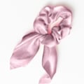 Pikkukuva 2 / 3: Chouchou Lyhyt Satiini Hiuskumit Kukka Elegantti Vaaleanpunainen Rosa