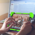 Miniatyrbillede 4 af 4: Stødsikker etui til tablet fra 9,7'' til 12'' - Mocca Design - Grøn