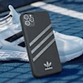 Pikkukuva 3 / 5: Suojakuori iPhone 11 Pro Max:lle Korotetut reunat 3 Stripes Adidas musta/hopea