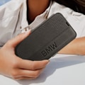 Pikkukuva 3 / 5: BMW aitoa nahkaa oleva iPhone 14 Pro -lompakkokotelo, musta Svart