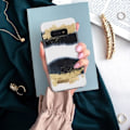 Miniatyrbillede 3 af 5: Coque Galaxy S10e - Ideal of Sweden - Glitrende Lakrids - Modstandsdygtig - Trådløs QI-opladning Gul