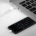 Miniatyrbild 3 av 5: USB till USB-C Adapter Laddning och Data Sync Kompakt Silver