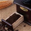 Miniatyrbillede 7 af 8: Retro manuel kaffekværn kaffebønne krydderi håndslibning maskine med skuffe mølle håndsving kaffekværne