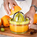 Miniatyrbillede 3 af 5: Multifunktionel Manuel Citruspresser, 4 I 1 Juicer Til Appelsiner, Citroner, Citrusfrugter, Med 2 Rivejern, Graveret Måling 400ml