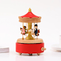 Miniatyrbillede 5 af 5: Kreativ håndsvinget spilledåse i træ - Familie-Mirry-Go-Round-tema