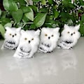Miniatyrbillede 2 af 5: Juleugledekorationer simulerer hvide og sorte fluffy uglemodel træhængende dekorationer