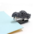 Miniatyrbillede 2 af 5: Bordhæftemaskine, 10 arks kapacitet, skridsikker (harpikshane)