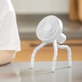 Miniatyrbild 4 av 5: Bärbar Vagnfläkt 3 Hastigheter USB Laddningsbar Handhållen Personlig Skrivbordsfläkt för Utomhus Kontor Resa Vit