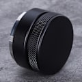 Miniatyrbillede 5 af 8: Højdejusterbar kaffemaskine i rustfrit stål, tamper, fordeler, tamperværktøj til hjemmet, kontor, 51 mm, sort, flad bund