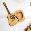 Miniatyrbild 2 av 5: Akustisk gitarrplektrumbox i trä med ställ, portabel handgjord förvaringsbehållare för gitarrplektrum