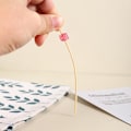 Miniatyrbilde 2 av 5: Bambus Cocktailpinner med Krystallkubeperler - Perfekt for Fester, Frukt og Forretter - Pakke med 100 (4,7 tommer)