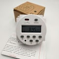 Pikkukuva 2 / 3: Elektroninen ajastin DC12V ohjelmoi Ohjelmoitava LCD-näyttö, valkoinen