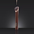 Miniatyrbillede 4 af 5: Hourglass No. 21 Ambient Soft Glow Foundation Brush, Bløde Fibre, Modedesign, Enkelt Ansigtspensel