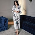 Miniatyrbillede 5 af 5: Blomsterprint Kimono Morgenkåbe - Elegant Satin Robe til Kvinders Bryllups Pyjamas Fest (One Size: 45kg-90kg)