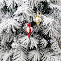 Miniatyrbild 4 av 4: 4 st Julgransprydnader i Form av Gurkor Festliga Hängen i Plast Silver