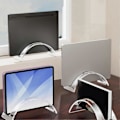 Miniatyrbild 4 av 5: Vertikalt Laptopställ Skrivbordshållare Hög Stabilitet Stark Lastbärande Akryl Skrivbordsställ Datorhållare