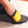Pikkukuva 2 / 5: Shoeshine 2 kpl Plushi Kangas Kenkien Puhdistus- ja Kiillotus-Hanskat Nahkatuotteiden Hoitoväline Nahka puhdistaja (Satunnainen Väri)